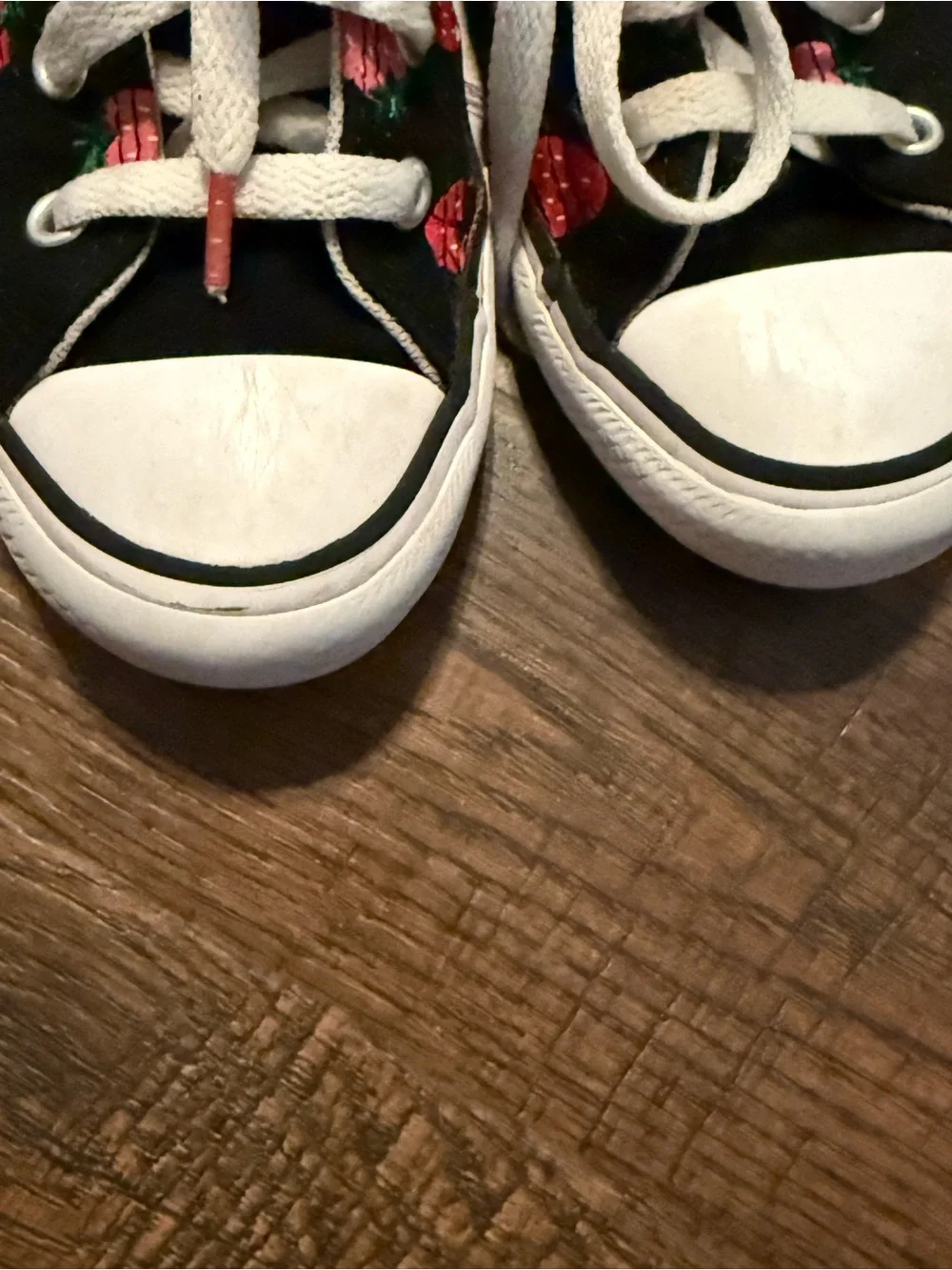 Converse Chuck Taylor All Star High-Top Sneakers Red Strawberry Motif Youth 13.5